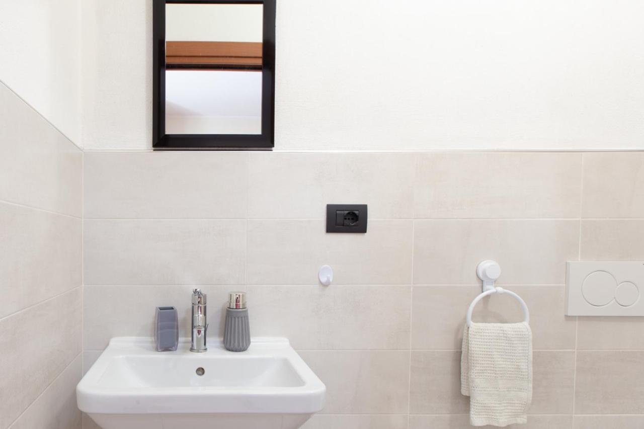 Ogliastra Apartment Rooms กาญารี ภายนอก รูปภาพ