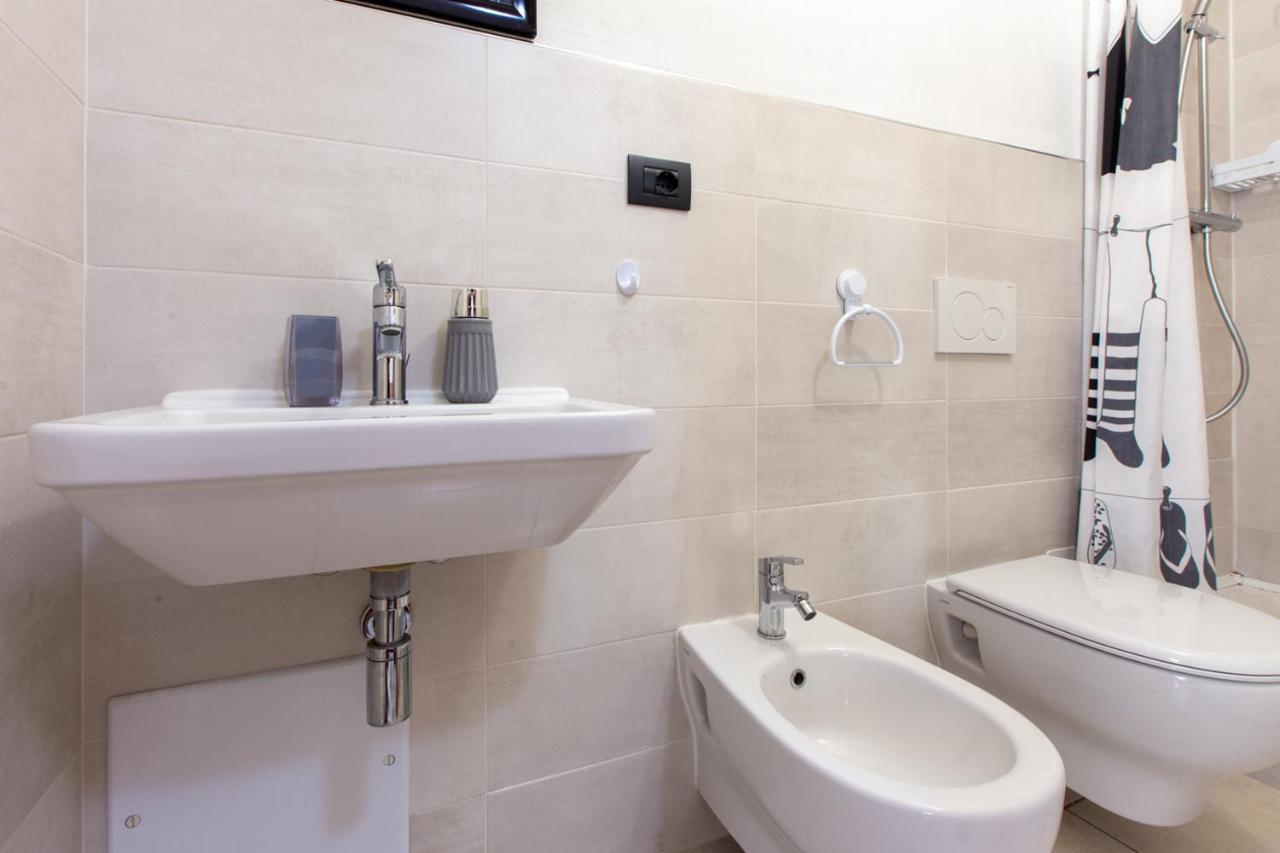 Ogliastra Apartment Rooms กาญารี ภายนอก รูปภาพ