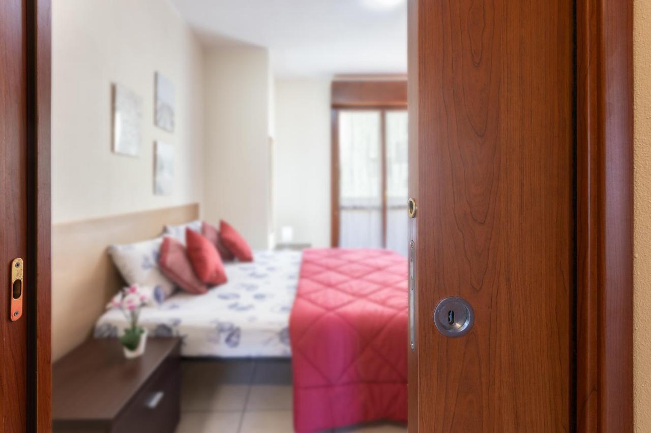 Ogliastra Apartment Rooms กาญารี ภายนอก รูปภาพ